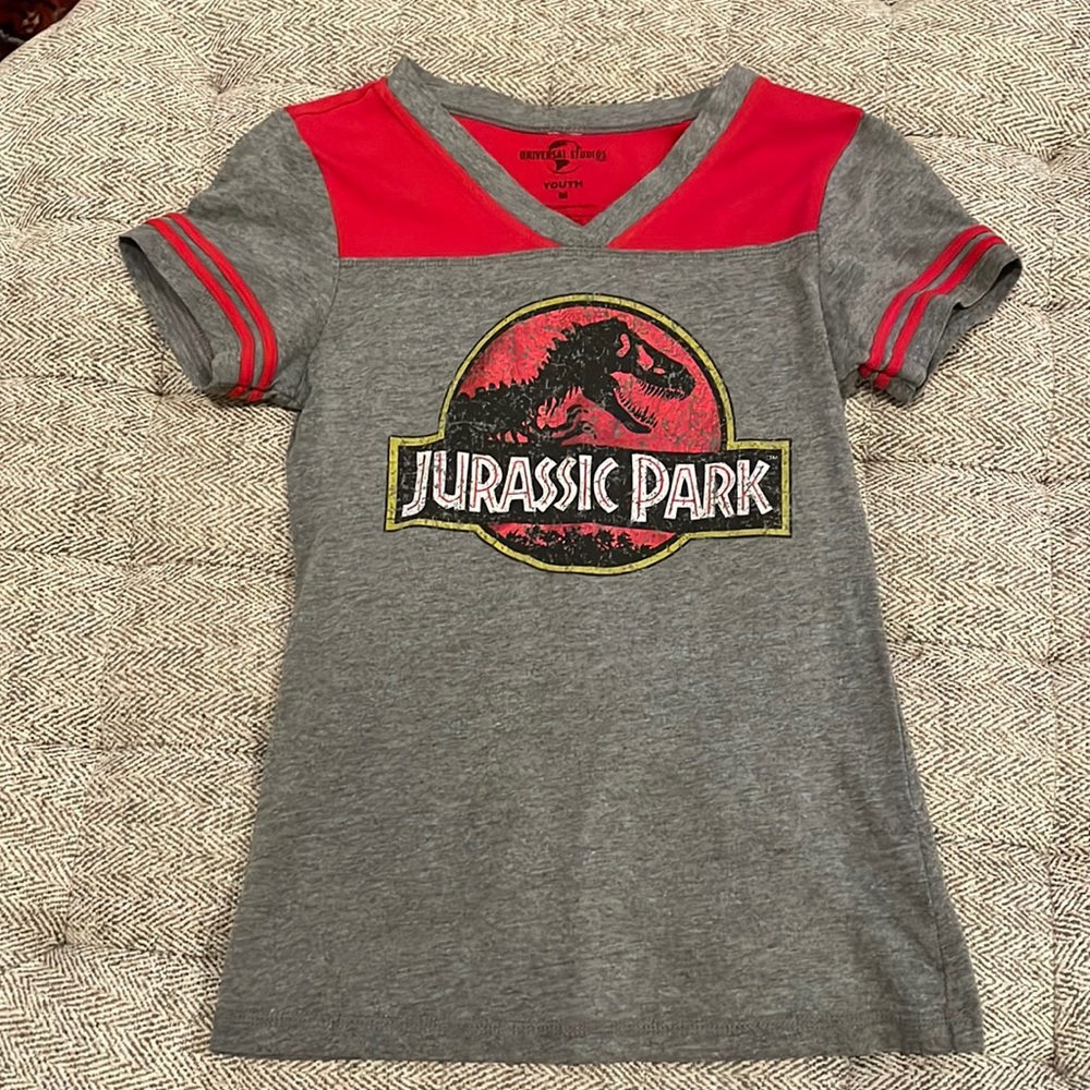 Universal Studios Jurassic Park size youth M